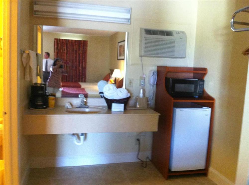 Oyo Hotel Augusta Downtown Chambre photo